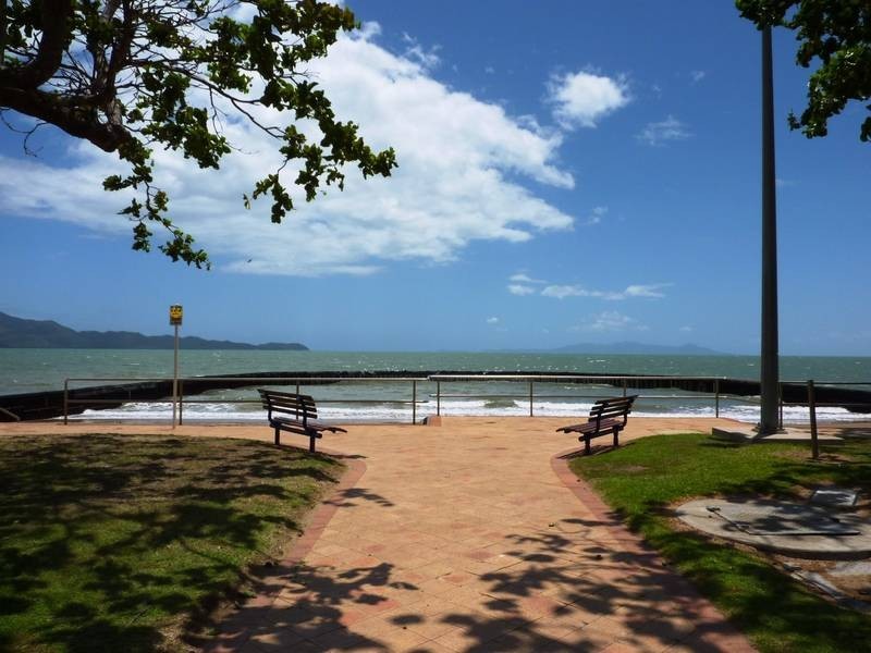 10 Sallows Street, Pallarenda QLD 4810