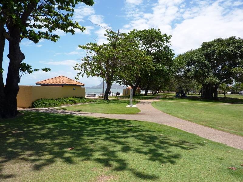 10 Sallows Street, Pallarenda QLD 4810