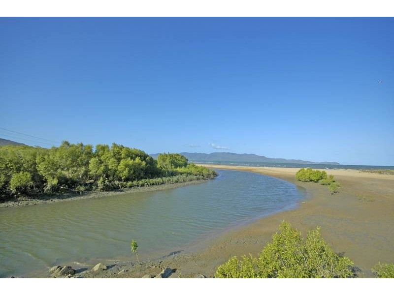 10 Sallows Street, Pallarenda QLD 4810