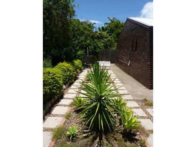 10 Sallows Street, Pallarenda QLD 4810