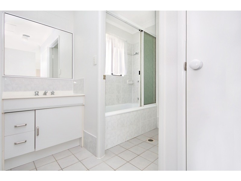 5 Duncan Crt, Kelso QLD 4815