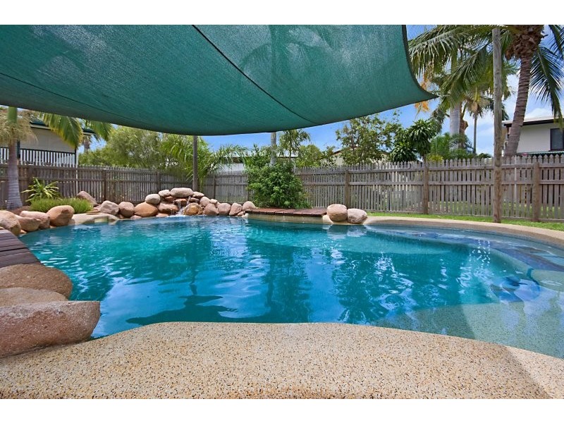 14 Canara St, Cranbrook QLD 4814
