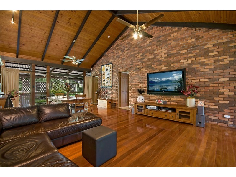 3 Connemara Course, Kelso QLD 4815