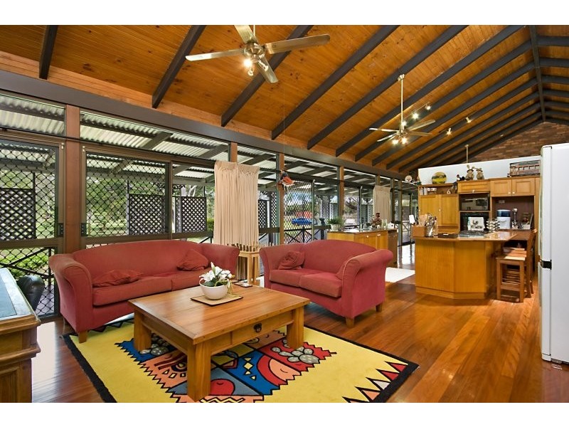 3 Connemara Course, Kelso QLD 4815