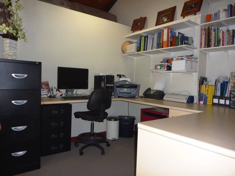 3 Connemara Course, Kelso QLD 4815