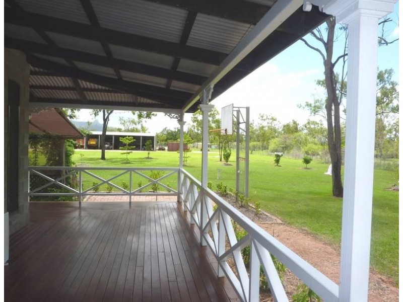 3 Connemara Course, Kelso QLD 4815