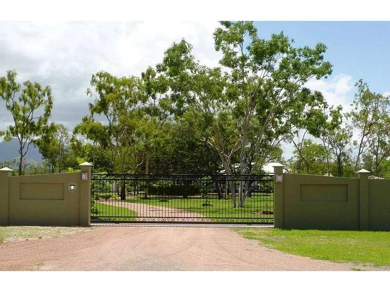 3 Connemara Course, Kelso QLD 4815