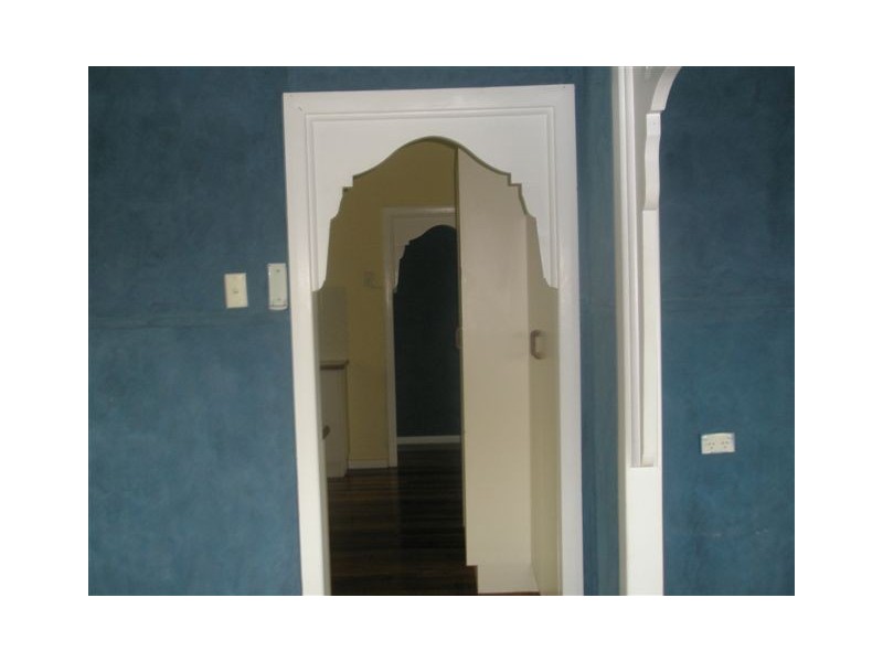 1a Plant Street, West End QLD 4810