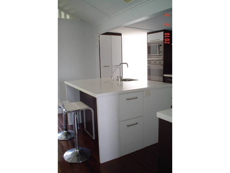 West End QLD 4810
