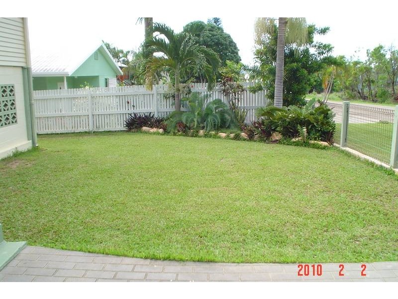 West End QLD 4810