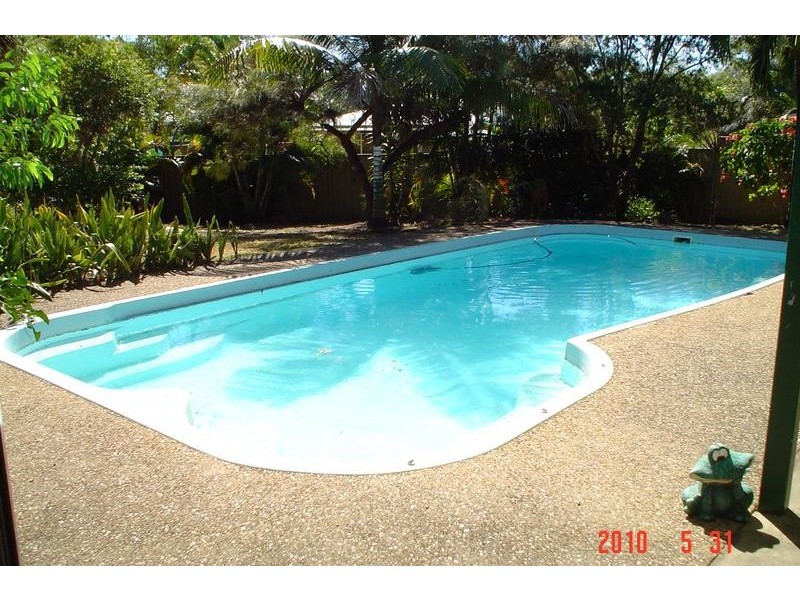 Bushland Beach QLD 4818