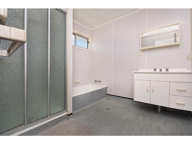 37 Julia Street, Kirwan QLD 4817