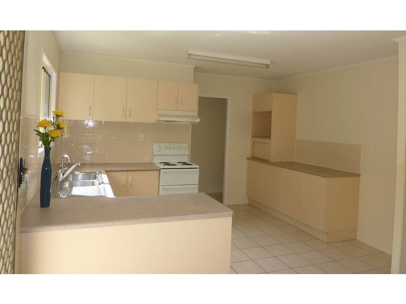 15 Canara Street, Cranbrook QLD 4814