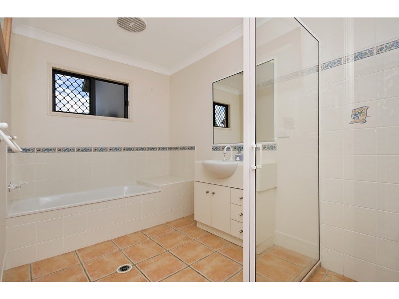 8 Mirada Court, Kirwan QLD 4817