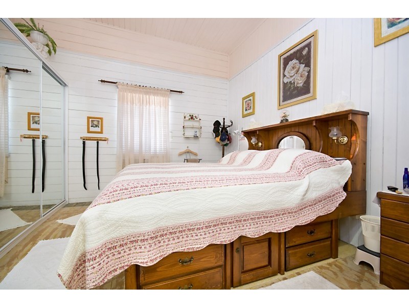 18 Norris Street, Hermit Park QLD 4812