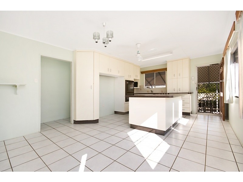 5 Wattle Street, Kirwan QLD 4817