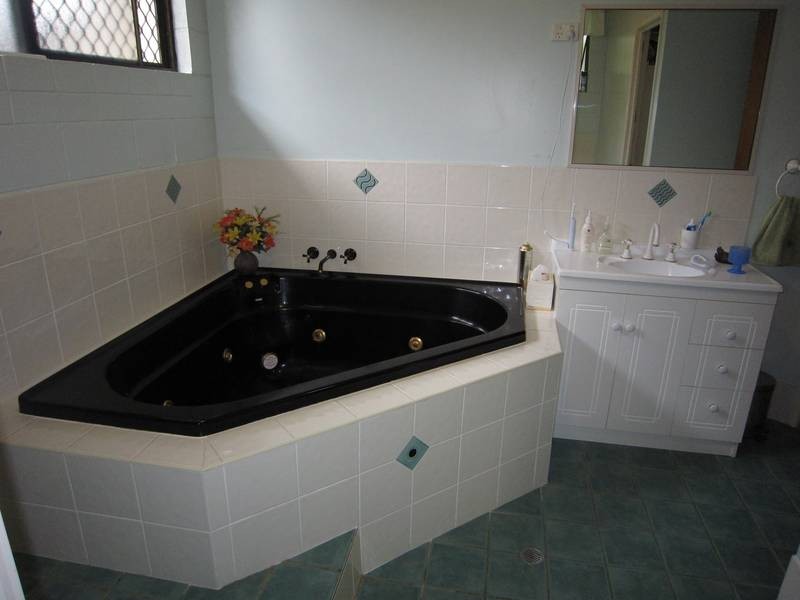 76 Lindeman Avenue, Heatley QLD 4814