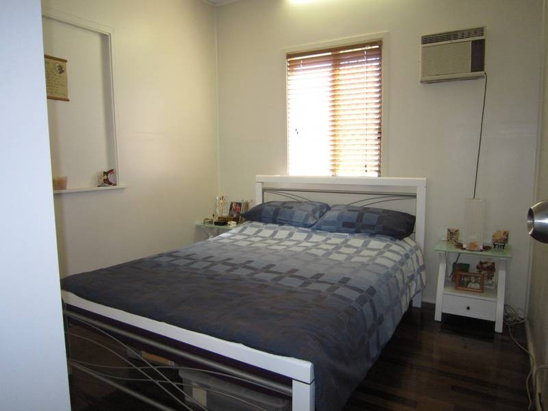 24 Percy Street, West End QLD 4810