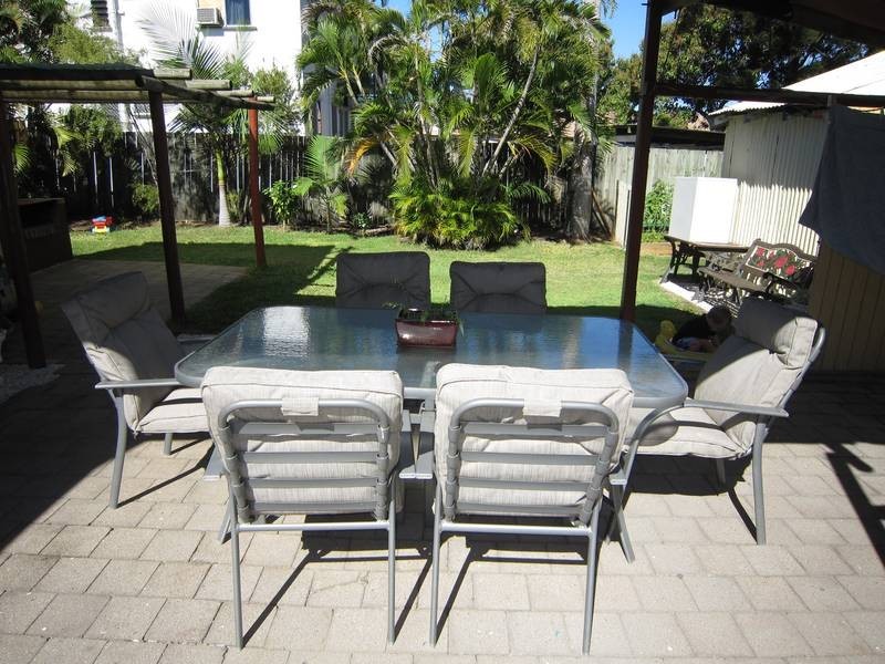 24 Percy Street, West End QLD 4810