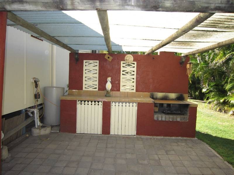 24 Percy Street, West End QLD 4810