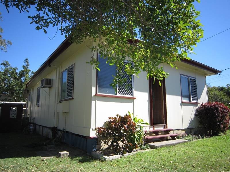 24 Percy Street, West End QLD 4810