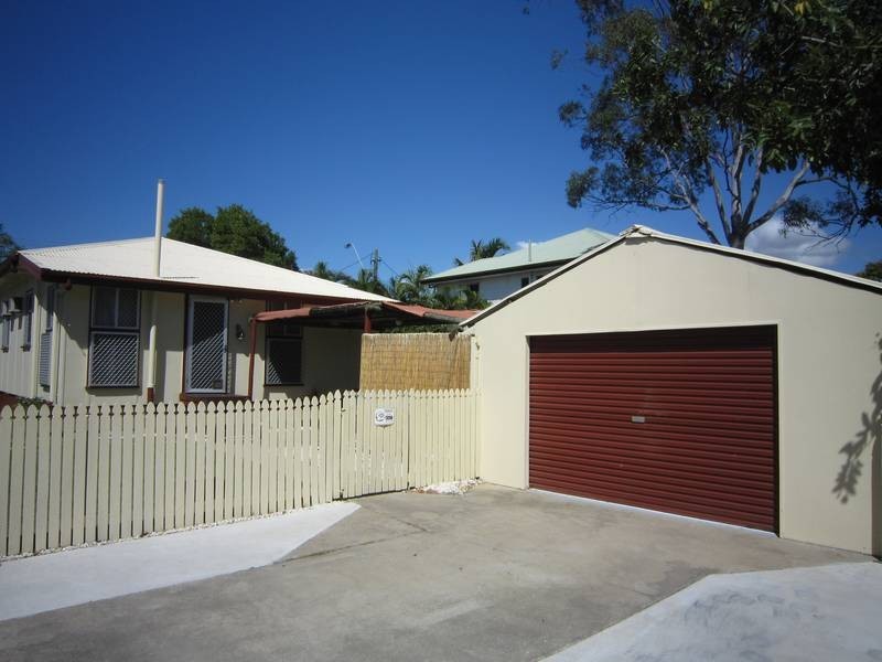 24 Percy Street, West End QLD 4810