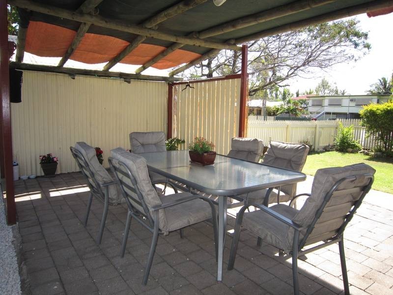 24 Percy Street, West End QLD 4810