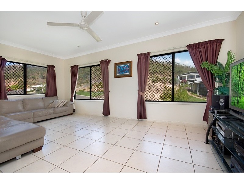 34 Timbury Way, Mount Louisa QLD 4814