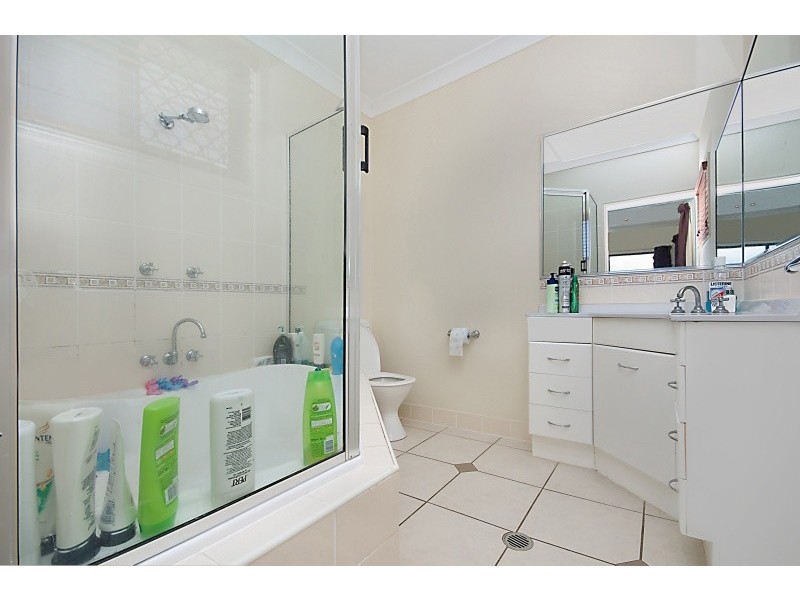 34 Timbury Way, Mount Louisa QLD 4814