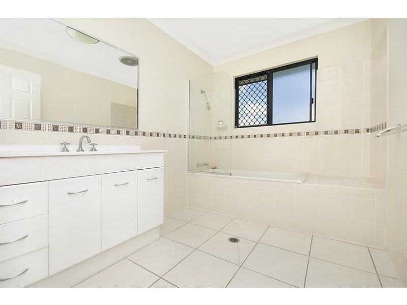 34 Timbury Way, Mount Louisa QLD 4814