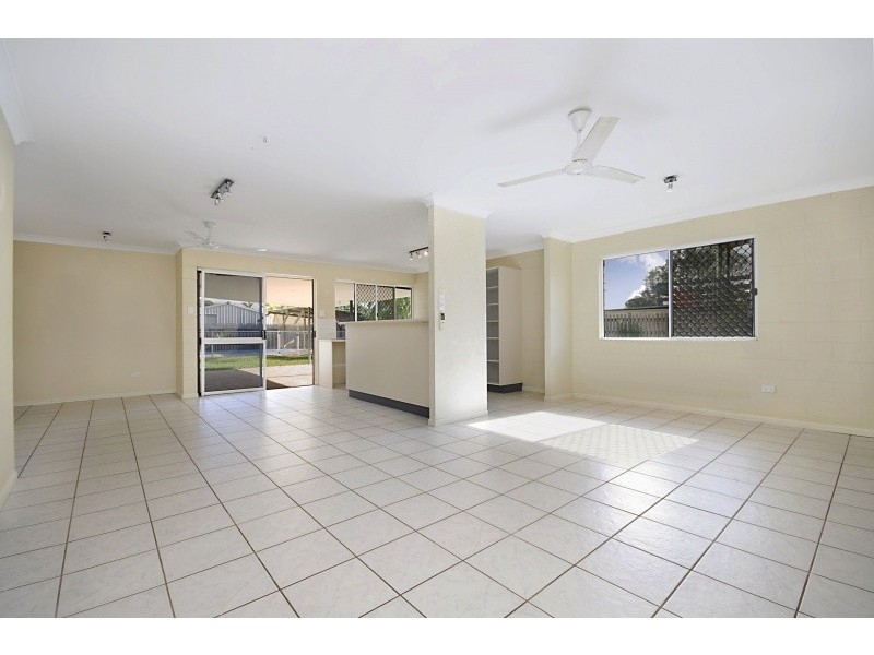 215 Charles Street, Heatley QLD 4814