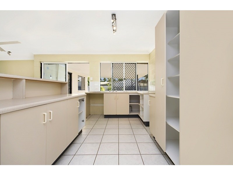 215 Charles Street, Heatley QLD 4814