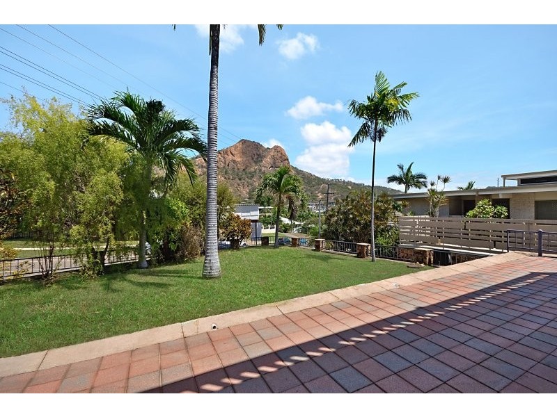 19 Murray Street, North Ward QLD 4810