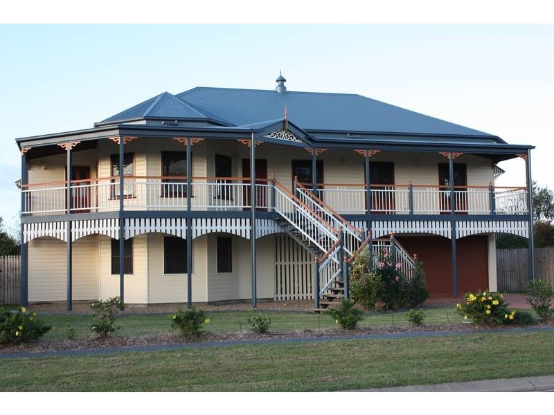 Bushland Beach QLD 4818