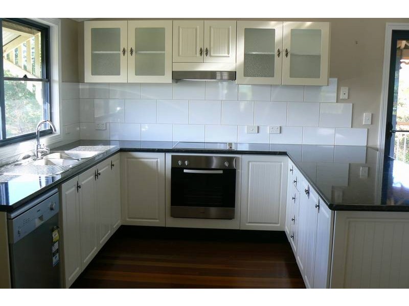 Bushland Beach QLD 4818