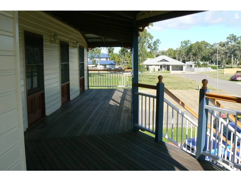 Bushland Beach QLD 4818