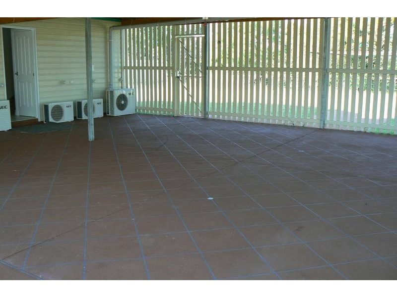 Bushland Beach QLD 4818