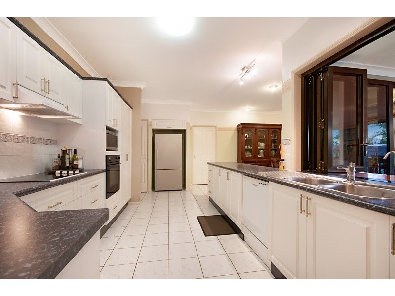 11 Redwood Avenue, Kirwan QLD 4817