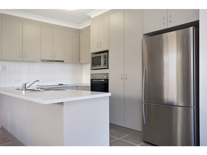 10 Skylark Place, Kelso QLD 4815