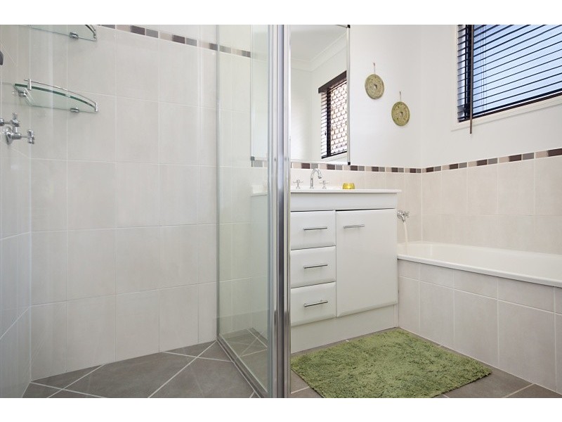 10 Skylark Place, Kelso QLD 4815