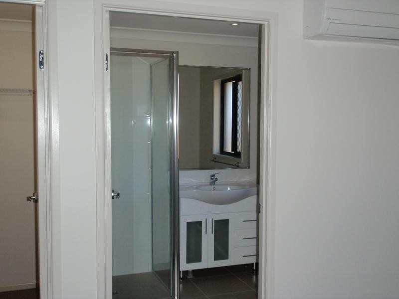 14 Balladonia Avenue, Mount Low QLD 4818