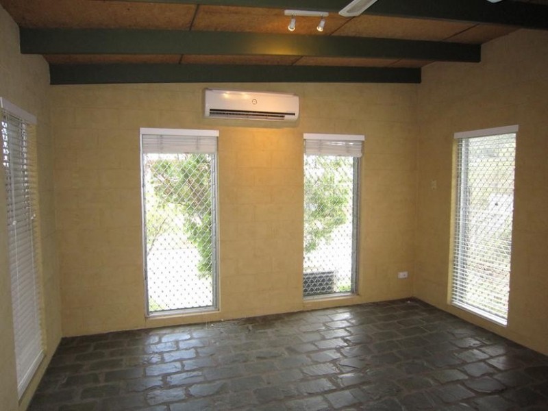 51 Banfield Drive, Mount Louisa QLD 4814