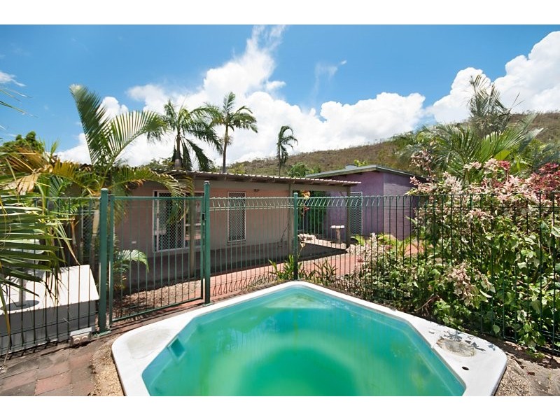 51 Banfield Drive, Mount Louisa QLD 4814