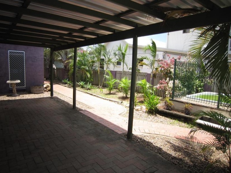 51 Banfield Drive, Mount Louisa QLD 4814