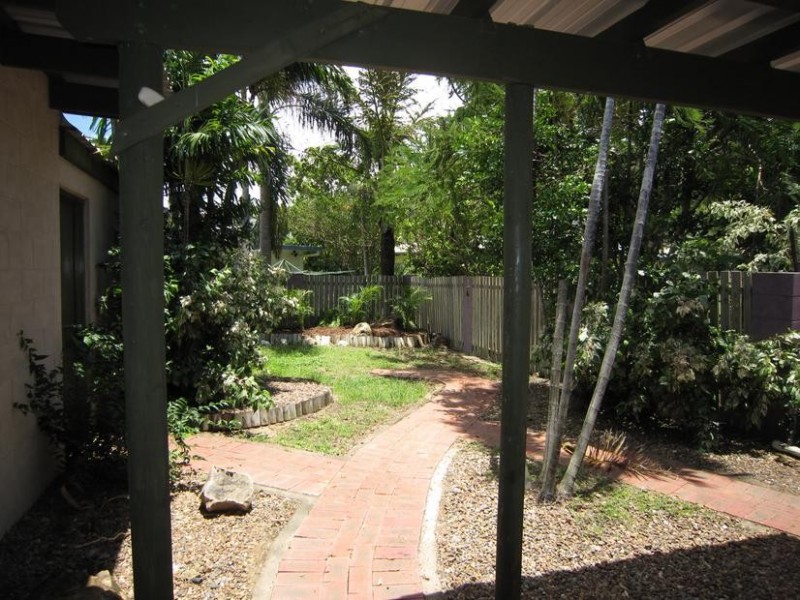 51 Banfield Drive, Mount Louisa QLD 4814