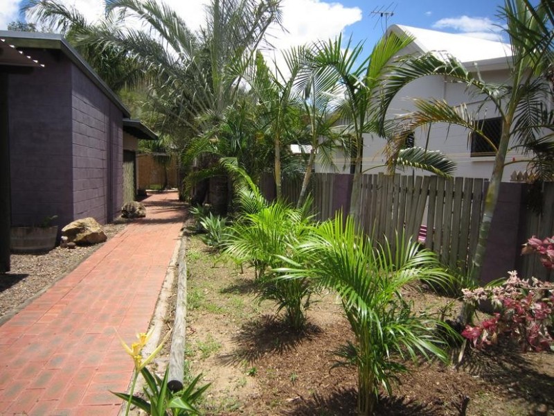 51 Banfield Drive, Mount Louisa QLD 4814