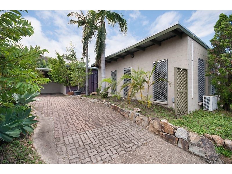 51 Banfield Drive, Mount Louisa QLD 4814