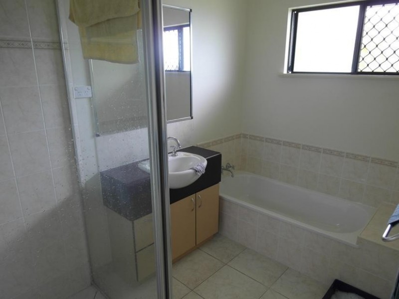 2 Quarterhorse Court, Kelso QLD 4815