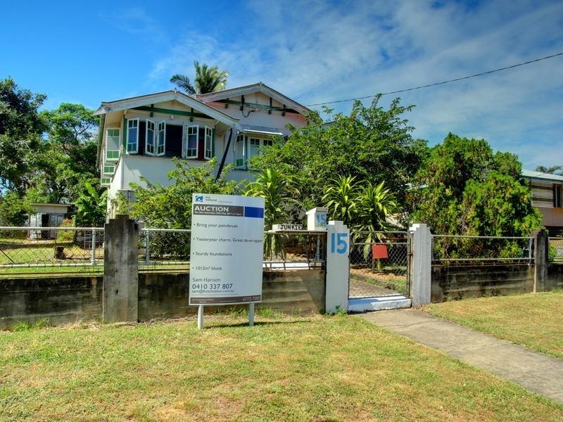 15 Hubert Street, South Townsville QLD 4810