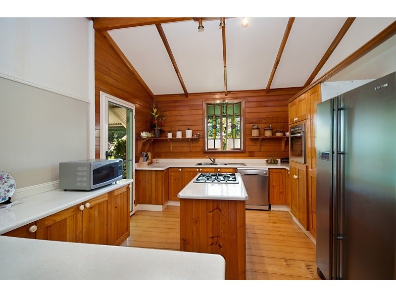 26 Railway Avenue, Railway Estate QLD 4810